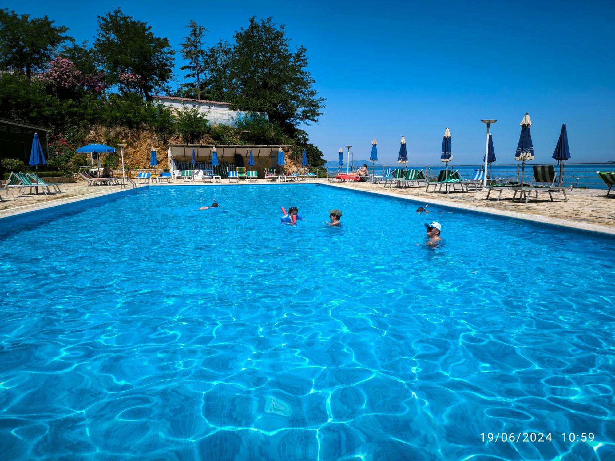 Matthews Beach House Влёра Экстерьер фото